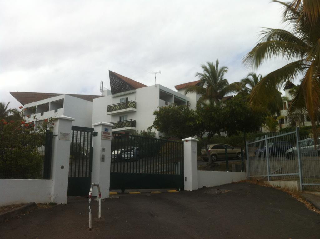 Apartamento A Deux Pas De L'Ocean Saint-Gilles-les-Bains Exterior foto
